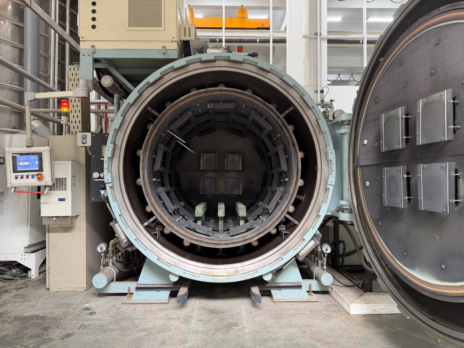 Large Ulvac vacuum heat-treatment furnace