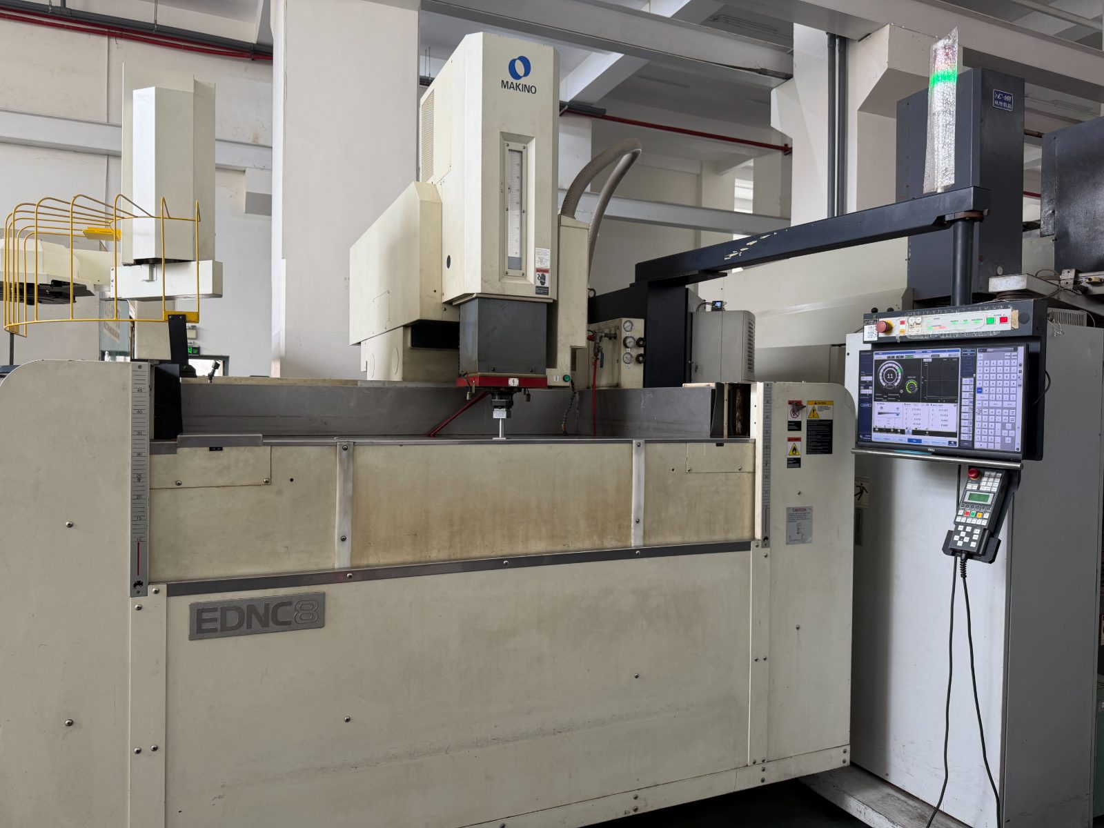 Makino EDNC8 EDM